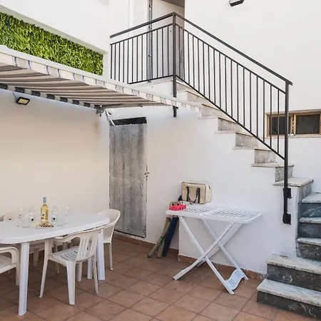 Casa Artu - Con Patio, Nel Cuore Di 아파트 *